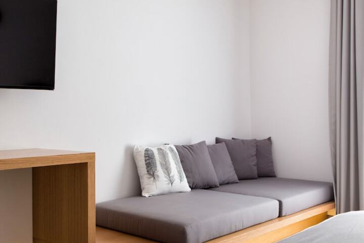 Room 111 of 340