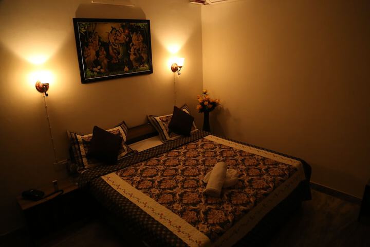 Room 6 of 55