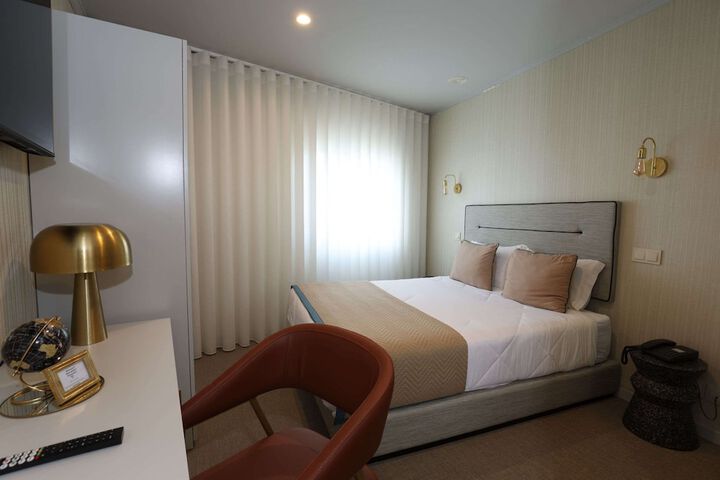 Room 40 of 70