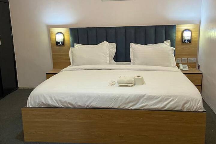 Room 18 of 22