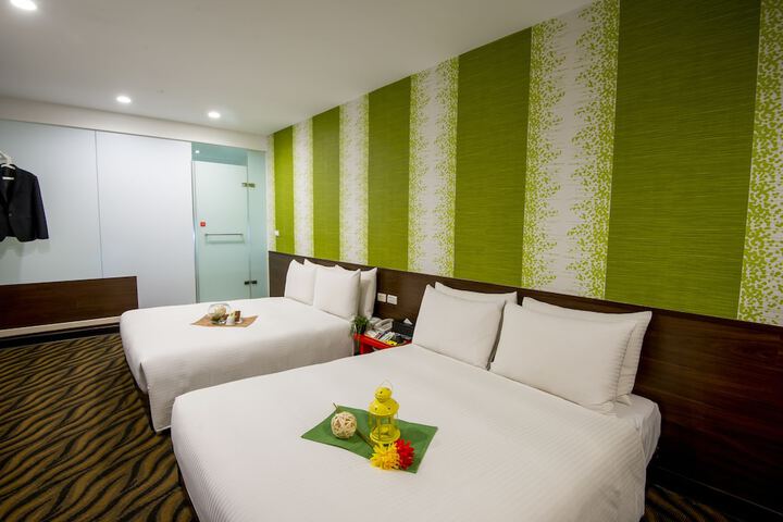 Room 19 of 39