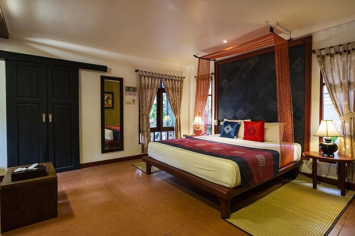 Room 15 of 153