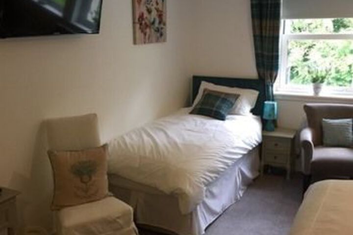 Room 6 of 25