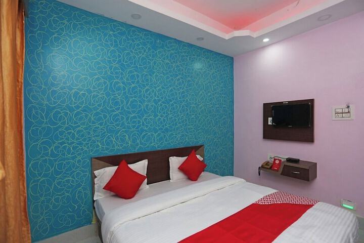 Room 11 of 27