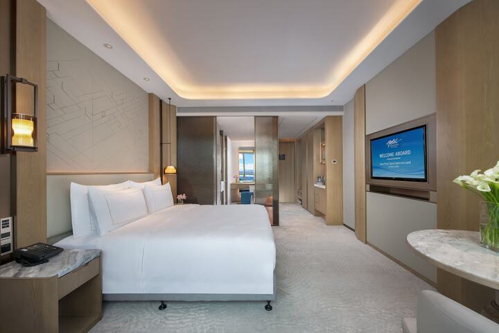Room 6 of 114