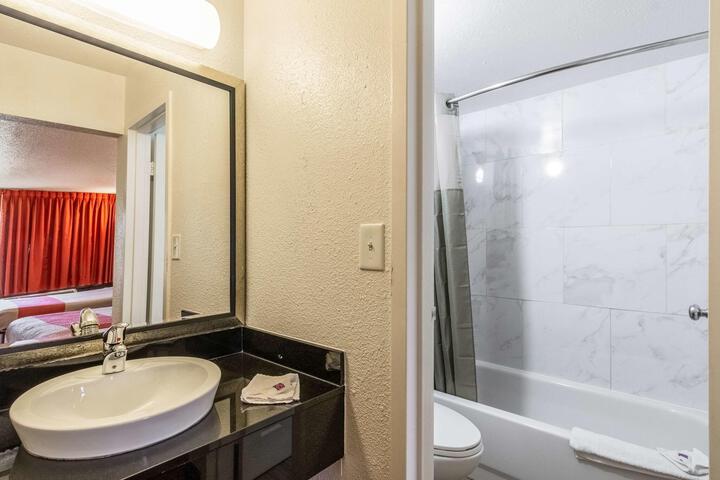 1 Queen Bed ADA Accessible Roll in Shower (24 of 34)