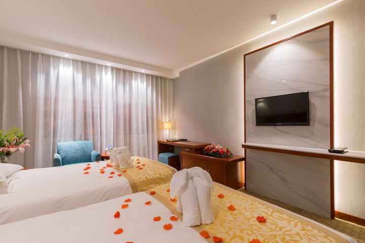 Room 16 of 27
