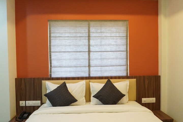 Room 34 of 63