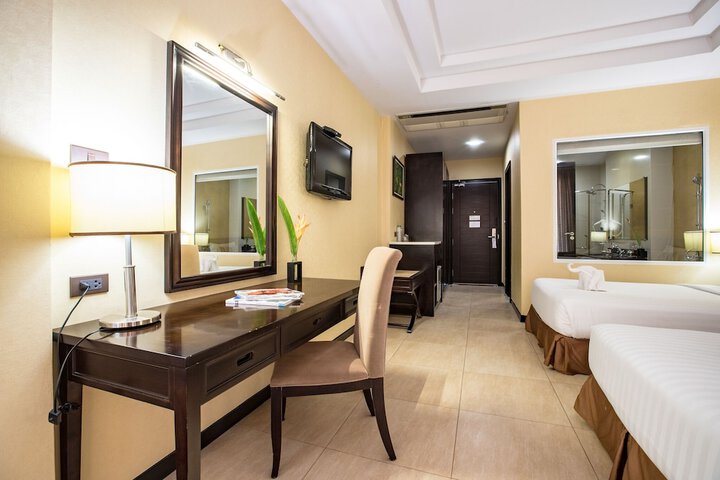 Room 11 of 50