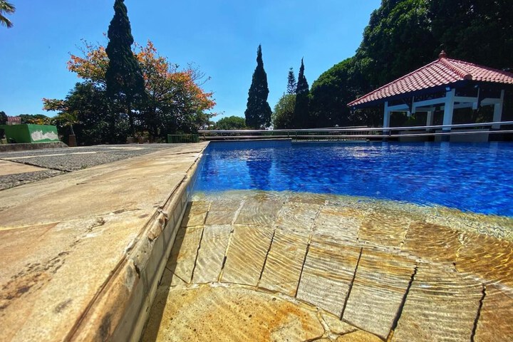 Pool 37 of 53