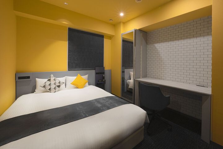Room 8 of 48