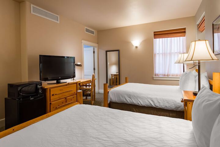 Room 9 of 28