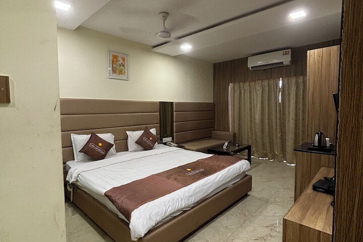 Room 16 of 108