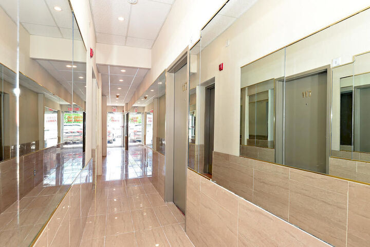 Ballroom/Hall 28 of 28