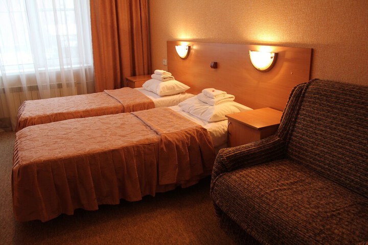 Room 4 of 96