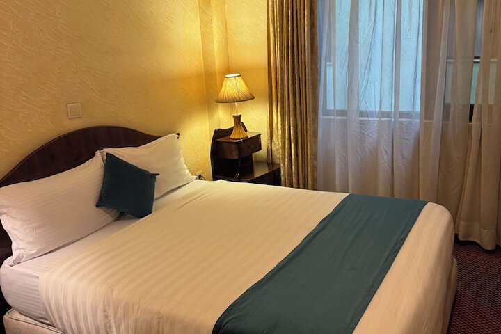 Room 13 of 25