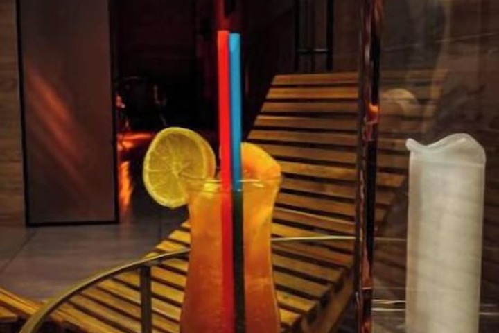 Lounge 46 of 84