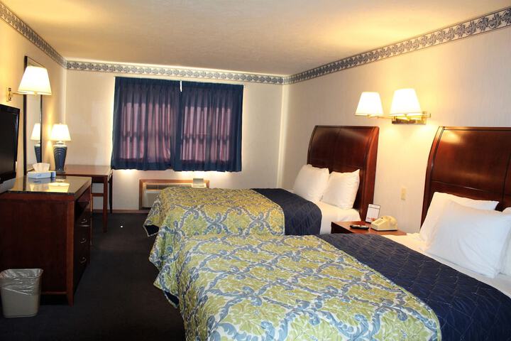 2 Double Beds (6 of 12)