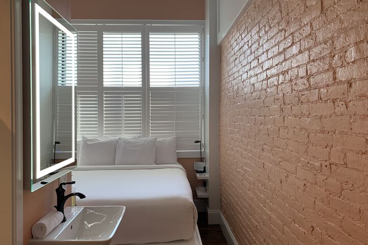 Room 4 of 21