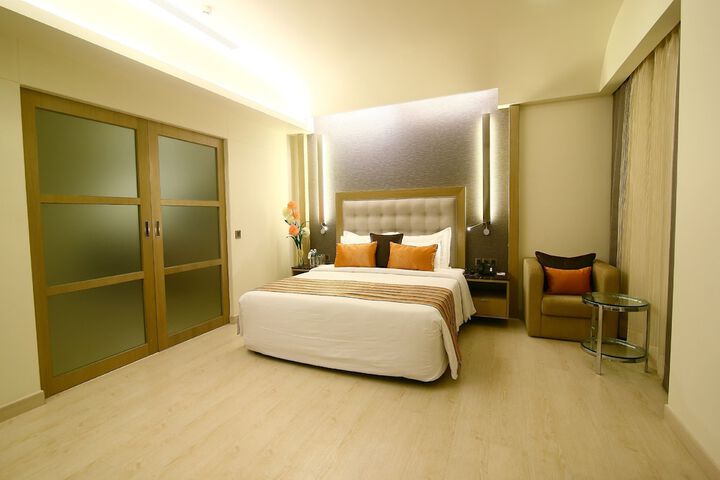 Room 27 of 95