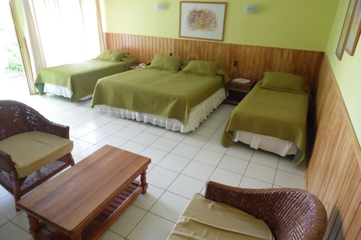Room 13 of 34