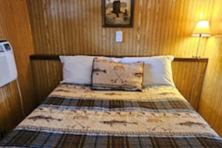 Room 10 of 210