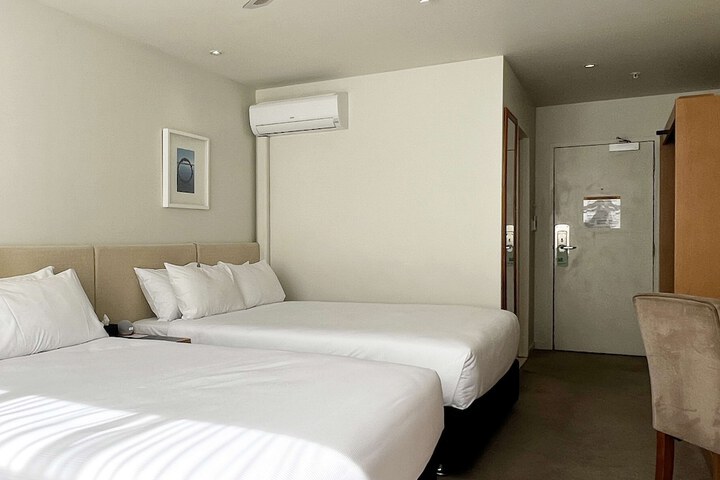 Room 44 of 66