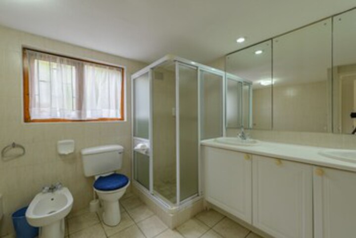Room 3 of 35