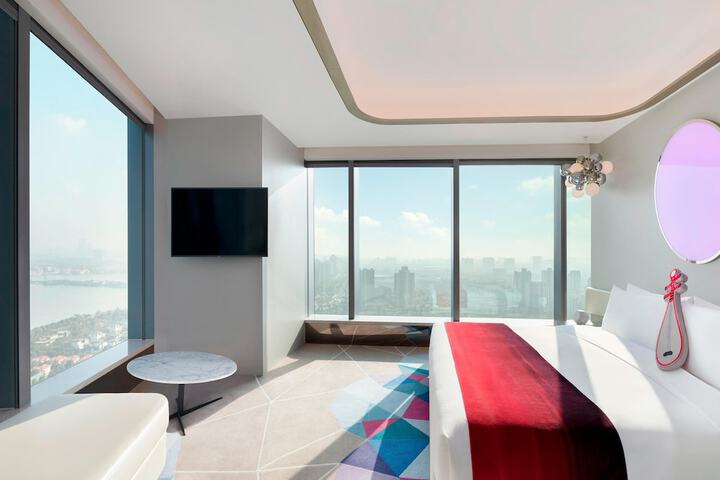 Room 25 of 168
