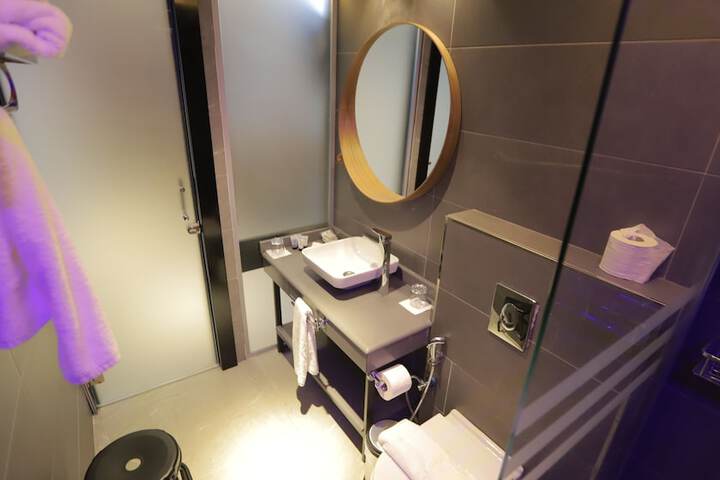 Room 54 of 86