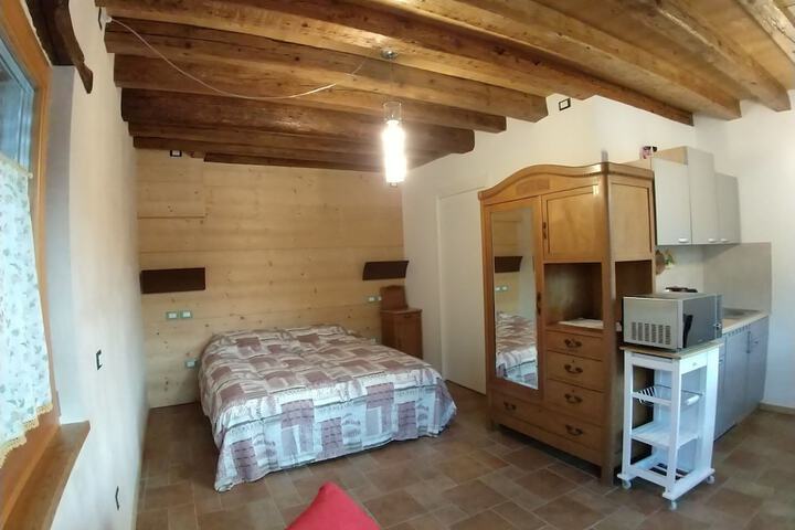 Room 6 of 37