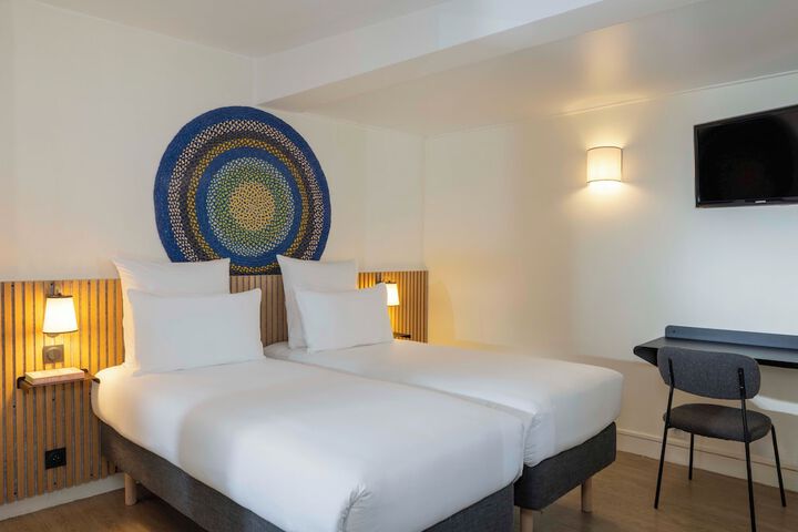 Room 10 of 22