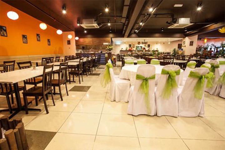 Dining Photos