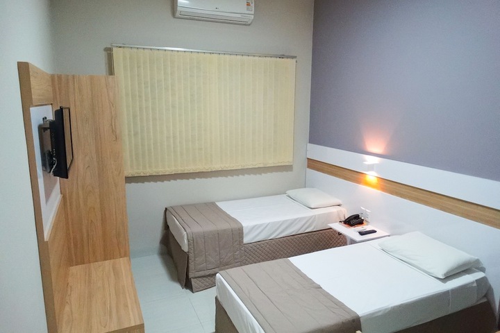 Room 6 of 49