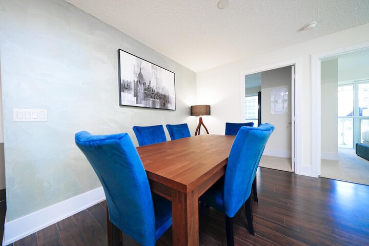 Room 319 of 448