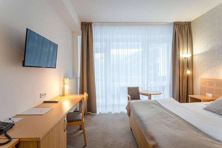 Room 13 of 48
