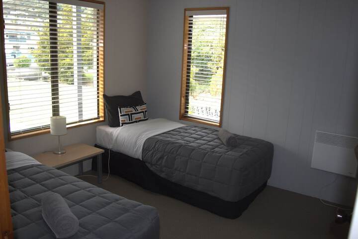 Room 3 of 95