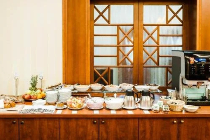 Dining 17 of 17