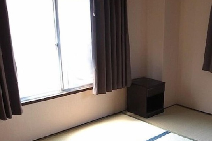 Room 3 of 15