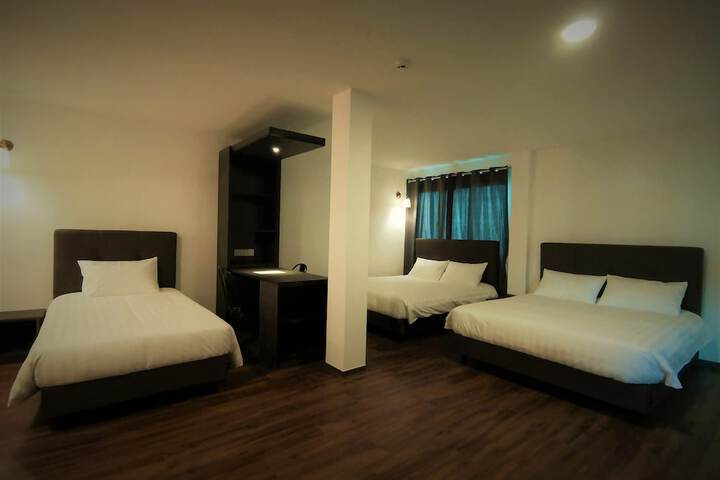Room 12 of 46