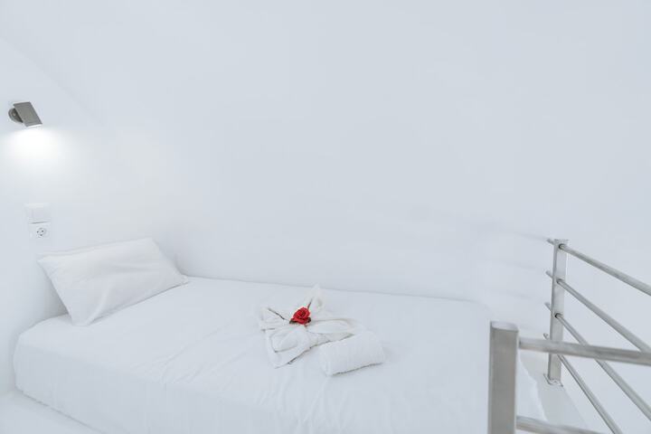 Room 28 of 158