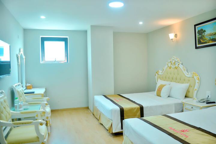 Room 8 of 37