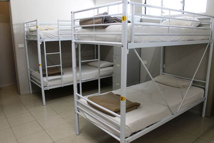 Room 8 of 127