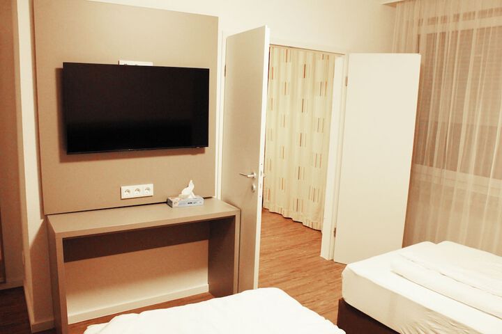Room 26 of 37