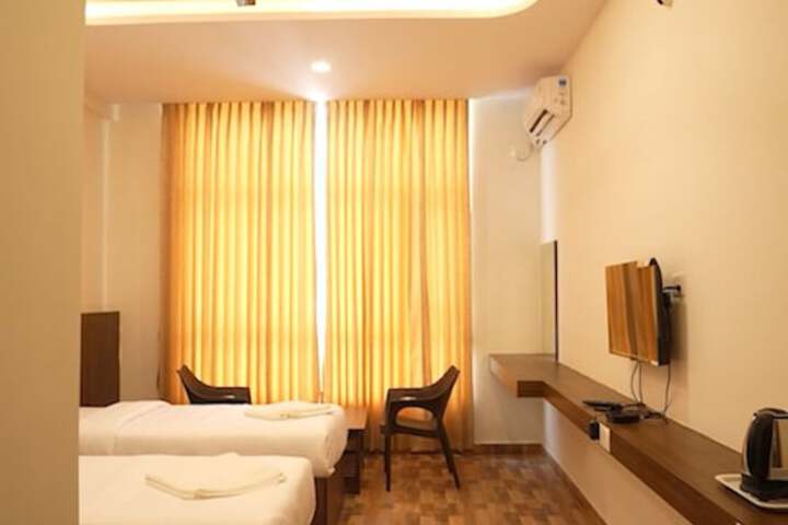 Room 9 of 21