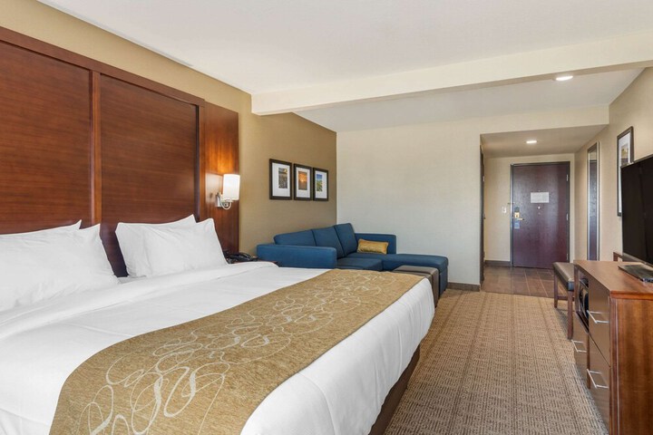 Room 4 of 35