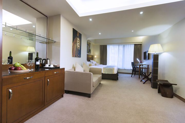 Room 13 of 33