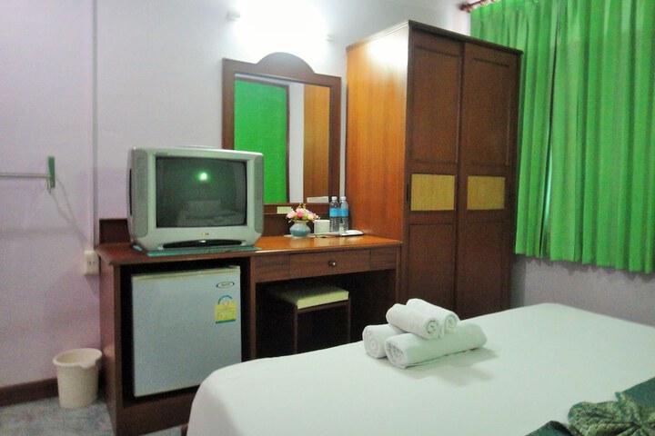Room 10 of 66