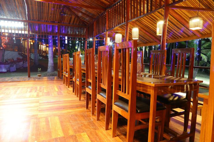 Dining 60 of 85
