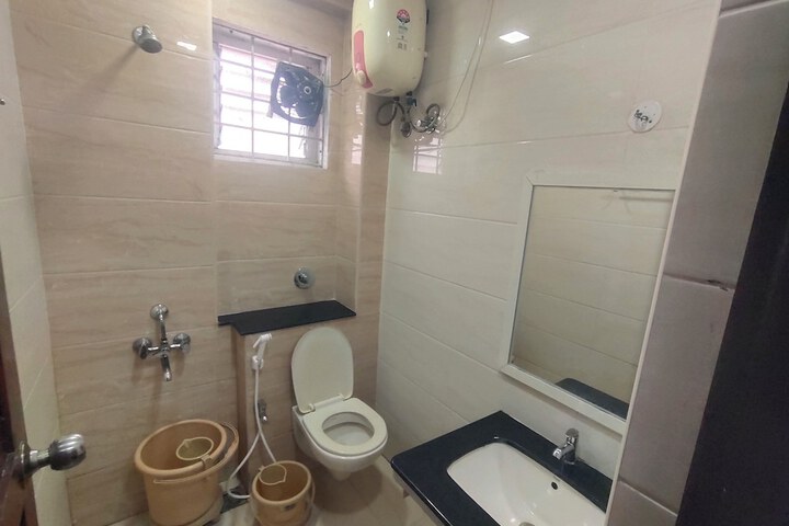 Room 4 of 11